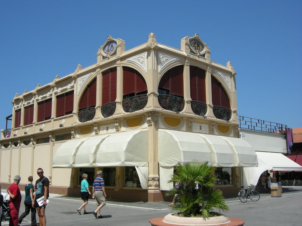 Hotel Bianchi Viareggio Exterior photo