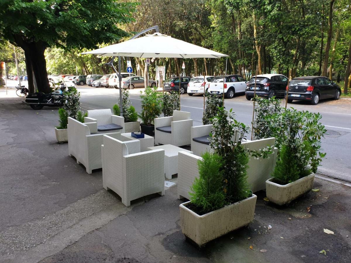Hotel Bianchi Viareggio Exterior photo